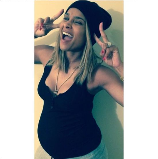 Sesja ciążowa w wydaniu Ciary (FOTO)