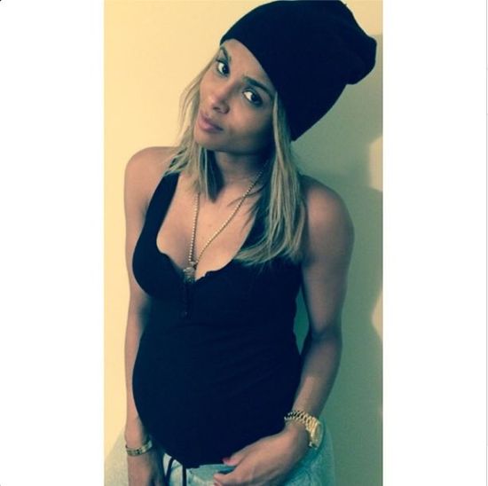 Sesja ciążowa w wydaniu Ciary (FOTO)