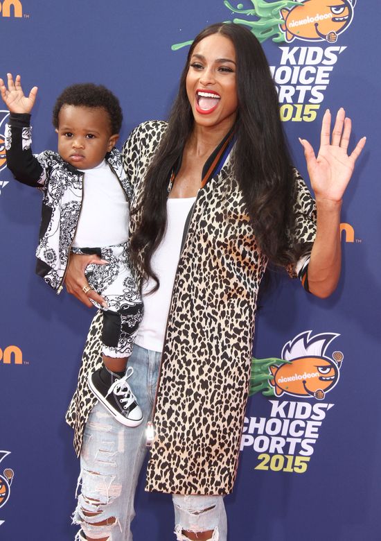 Ciara z chłopakiem i synkiem na imprezie (FOTO)