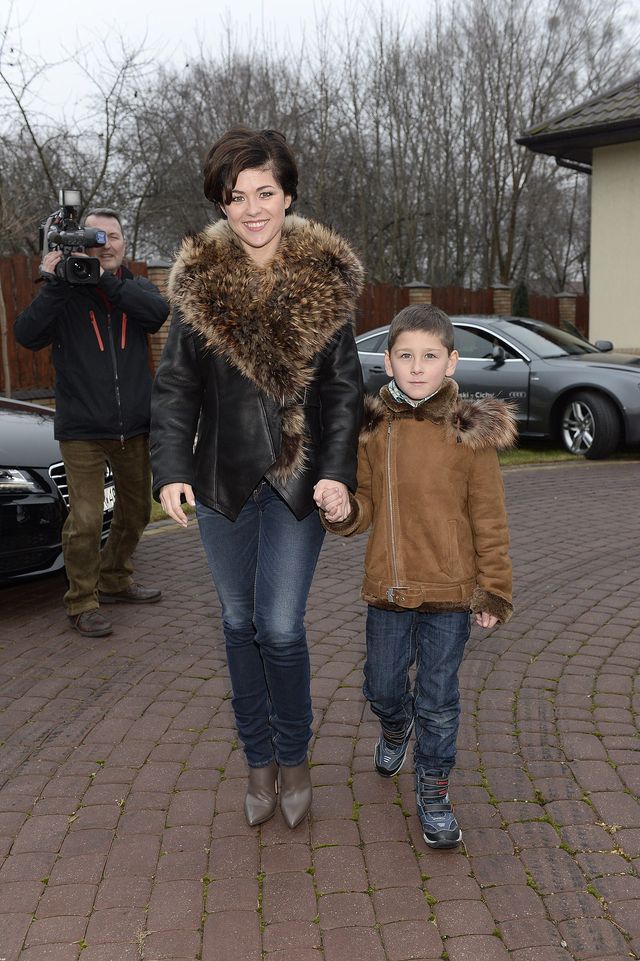 Nowa fryzura wysmukliła twarz Kasi Cichopek (FOTO)