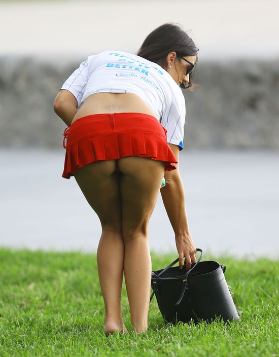 Tak wystrojona postanowiła wesprzeć piłkarzy(FOTO)