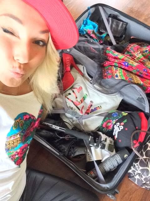 Donatan z kiełbasą i ogórkami poleciał do Stanów (FOTO)