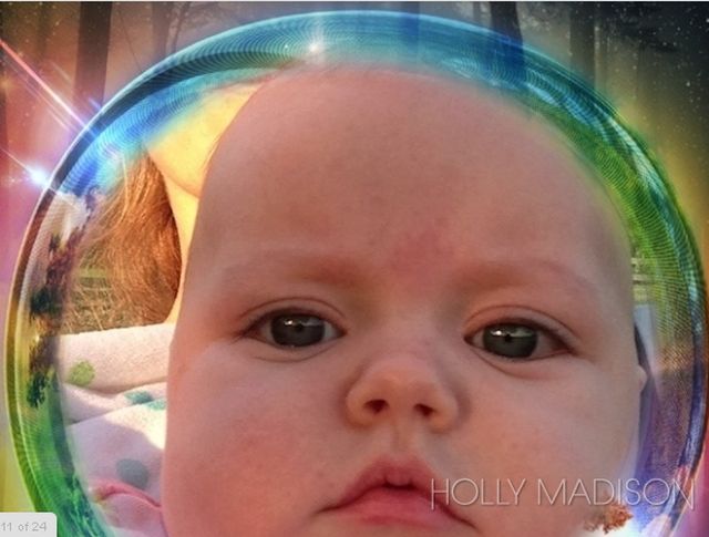 Holly Madison pokazuje buzię córeczki (FOTO)