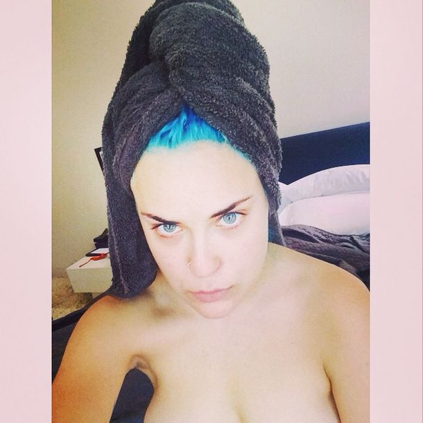 Córka Demi Moore z siostrą nago w wannie (FOTO) Córka Demi Moore z siostrą nago w wannie (FOTO)