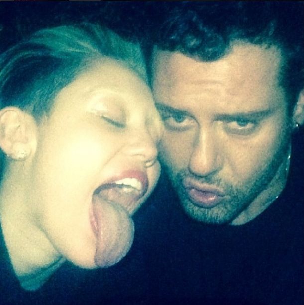 Miley Cyrus się oszpeciła! (FOTO)