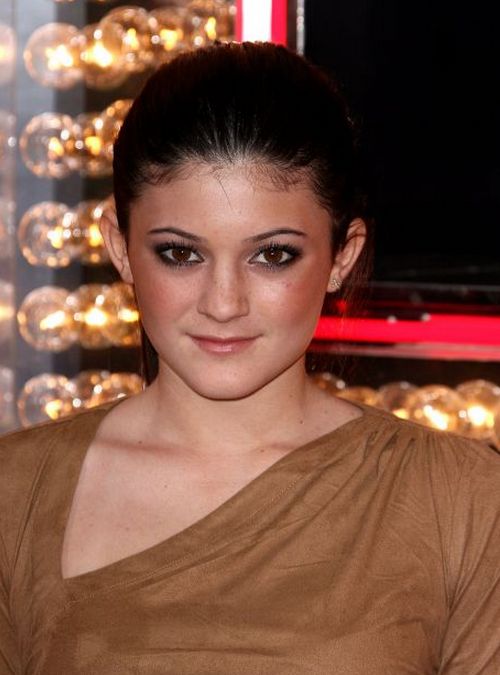 Jak zmieniała się twarz Kylie Jenner? (FOTO)