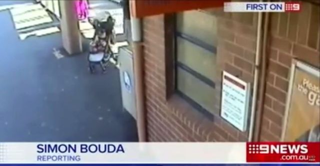 Rzucił się pod pociąg, by uratować wnuczkę (VIDEO)