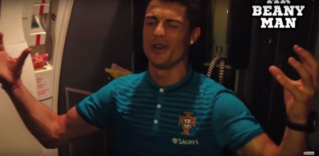 Musicie posłuchać, jak Christiano Ronaldo śpiewa hit Rihanny