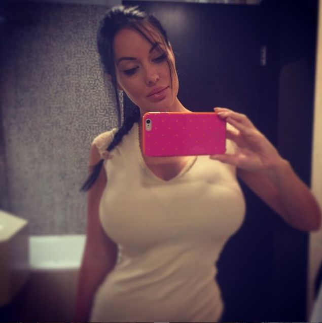 Zyskała rozgłos przez podobieństwo do Angeliny Jolie (Insta) Zyskała rozgłos przez podobieństwo do Angeliny Jolie (Insta)