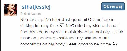 Kolejna gwiazda pozuje z maseczką na twarzy (FOTO)