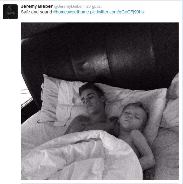 Justin Bieber w jednym łóżku z czterolatkiem (FOTO)