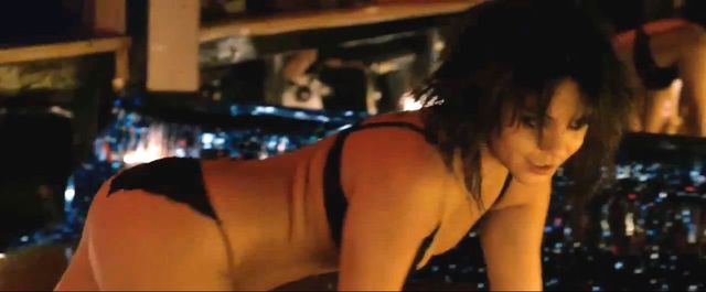 Niegrzeczna Vanessa Hudgens robi striptiz (VIDEO) Niegrzeczna Vanessa Hudgens robi striptiz (VIDEO)