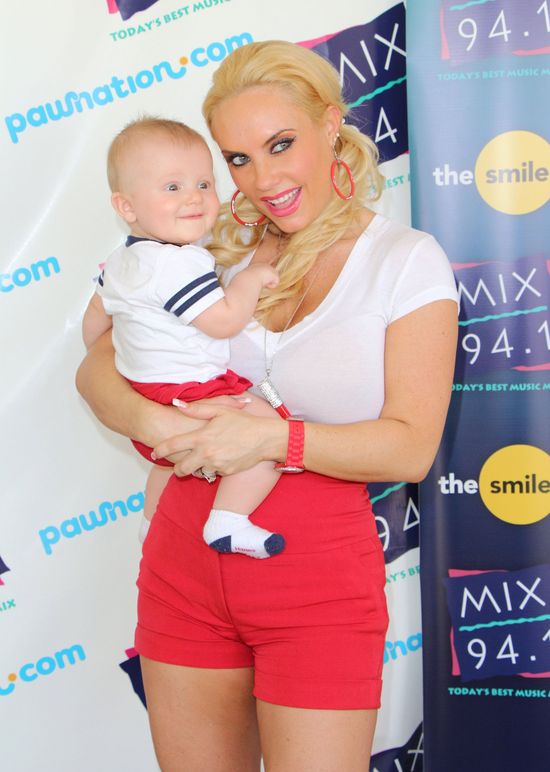 Coco pokazuje najbrzydszego psa na świecie (FOTO) Coco pokazuje najbrzydszego psa na świecie (FOTO)