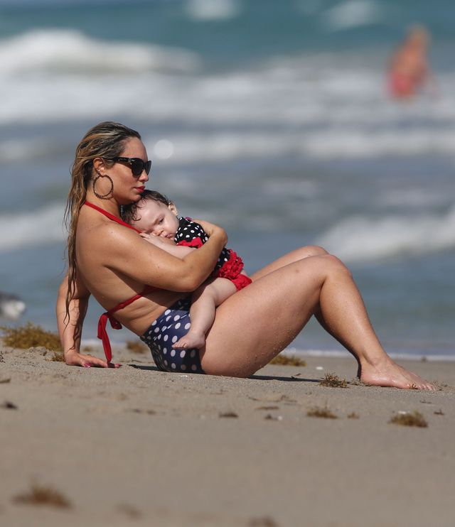 Coco Austin z córeczką Chanel podbijają Miami (FOTO) Coco Austin z córeczką Chanel podbijają Miami (FOTO)