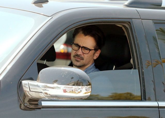 Colin Farrell całuje się w samochodzie z dziewczyną