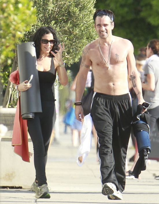 Collin Farrell pokazuje klatę (FOTO)