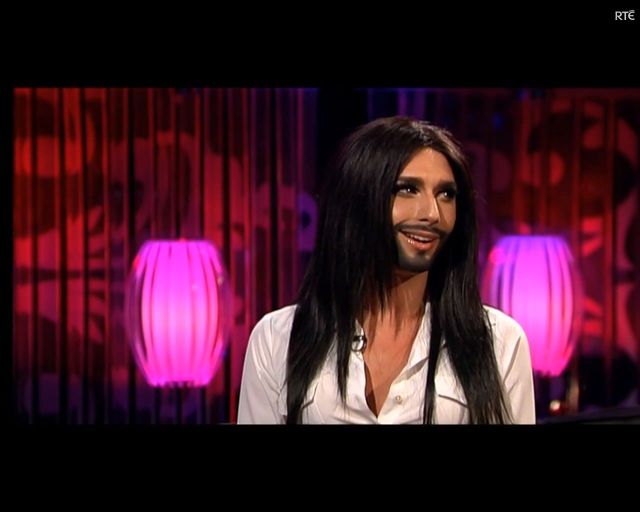 Jak Conchita Wurst wygląda w domowych pieleszach? [VIDEO]