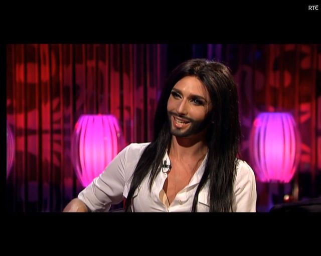 Jak Conchita Wurst wygląda w domowych pieleszach? [VIDEO]
