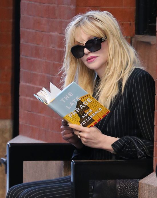 Courtney Love odnalazła zaginiony samolot Malaysian! Courtney Love odnalazła zaginiony samolot Malaysian!