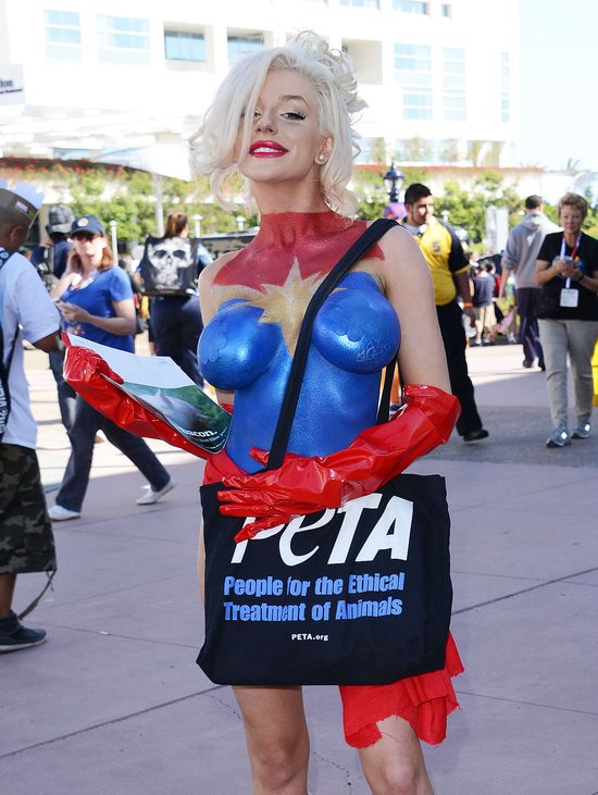 Courtney Stodden paradowała półnago po ulicy (FOTO)