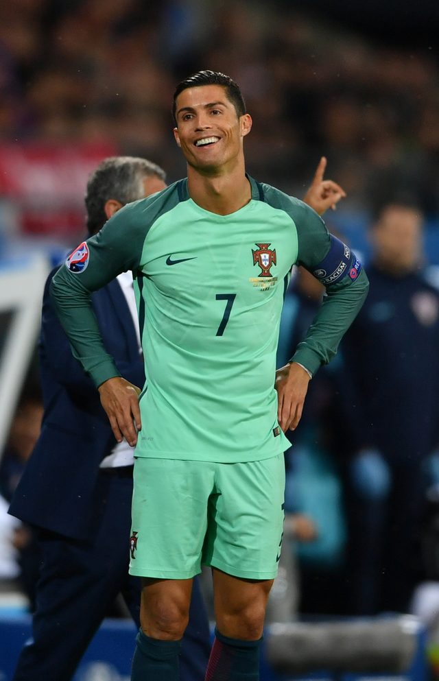 Polscy kibice ostrzegają Cristiano Rnaldo na Facebooku 