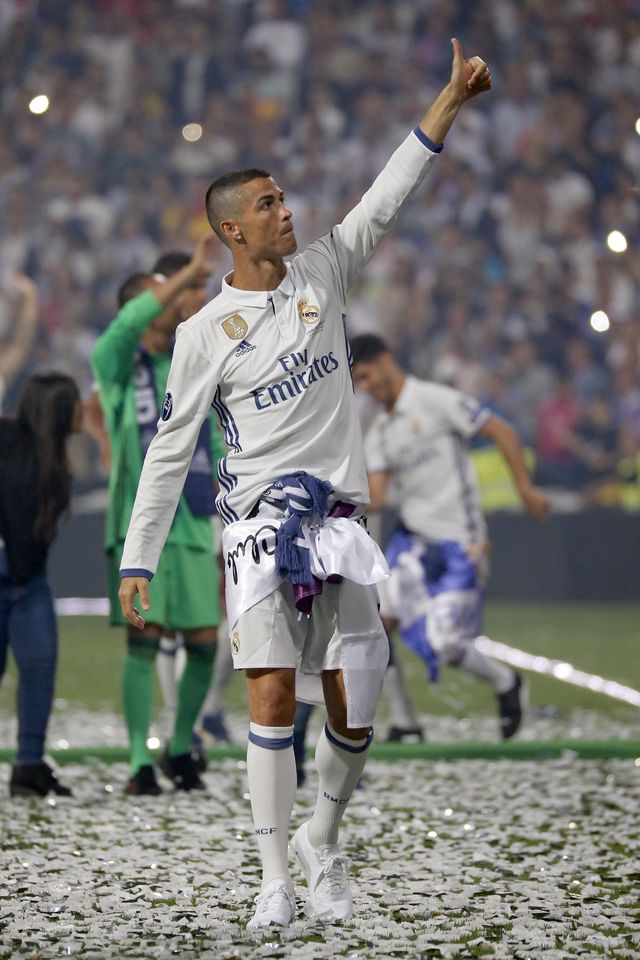 Cristiano Ronaldo ZOSTAŁ OJCEM BLIŹNIAKÓW?