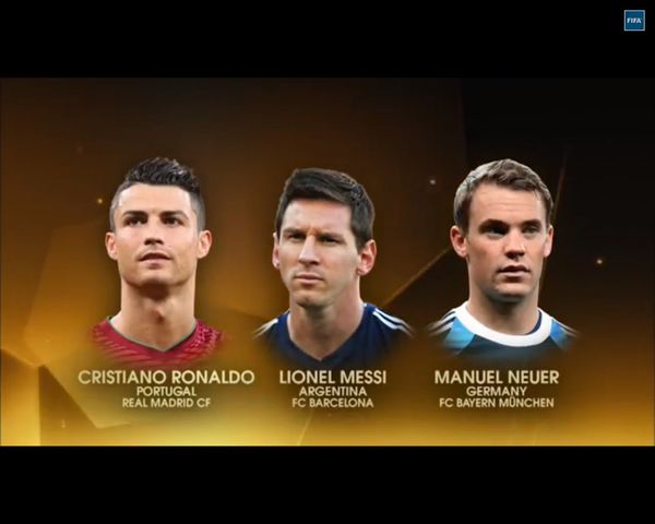 Cristianito, syn Cristiano Ronaldo, speszony u boku ojca