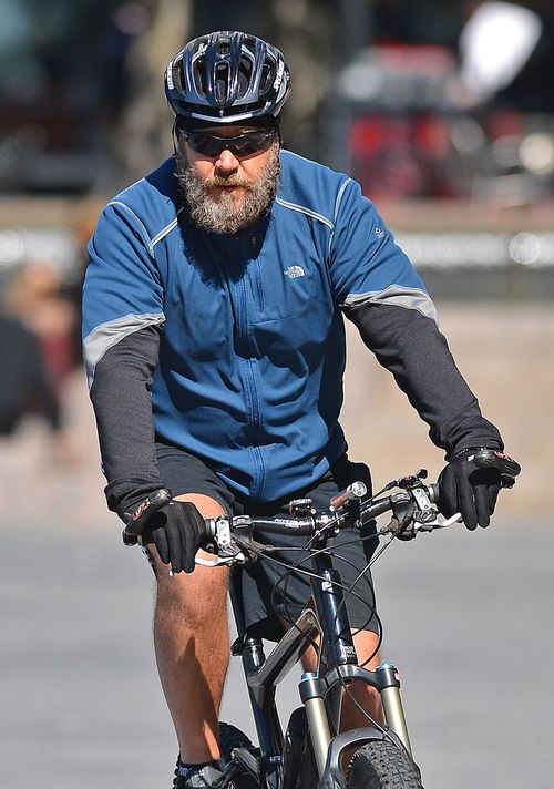 Russell Crowe z długą brodą (FOTO)