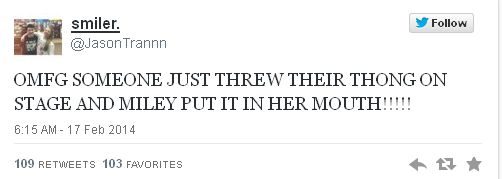 Miley Cyrus żuje stringi fana podczas koncertu (FOTO)