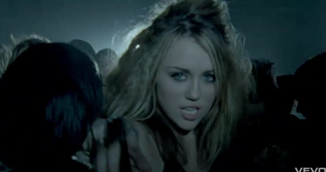 Miley Cyrus i jej seksualna otwartość (VIDEO)