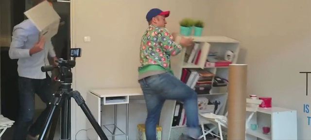 Rozwścieczony Czesław Mozil zdemolował kawalerkę Jakóbiaka!