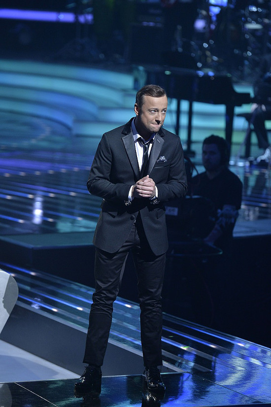 Czesław Mozil: Cyrus roz***la system