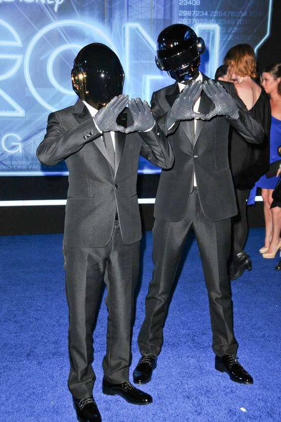Daft Punk pokazują twarze... [VIDEO]