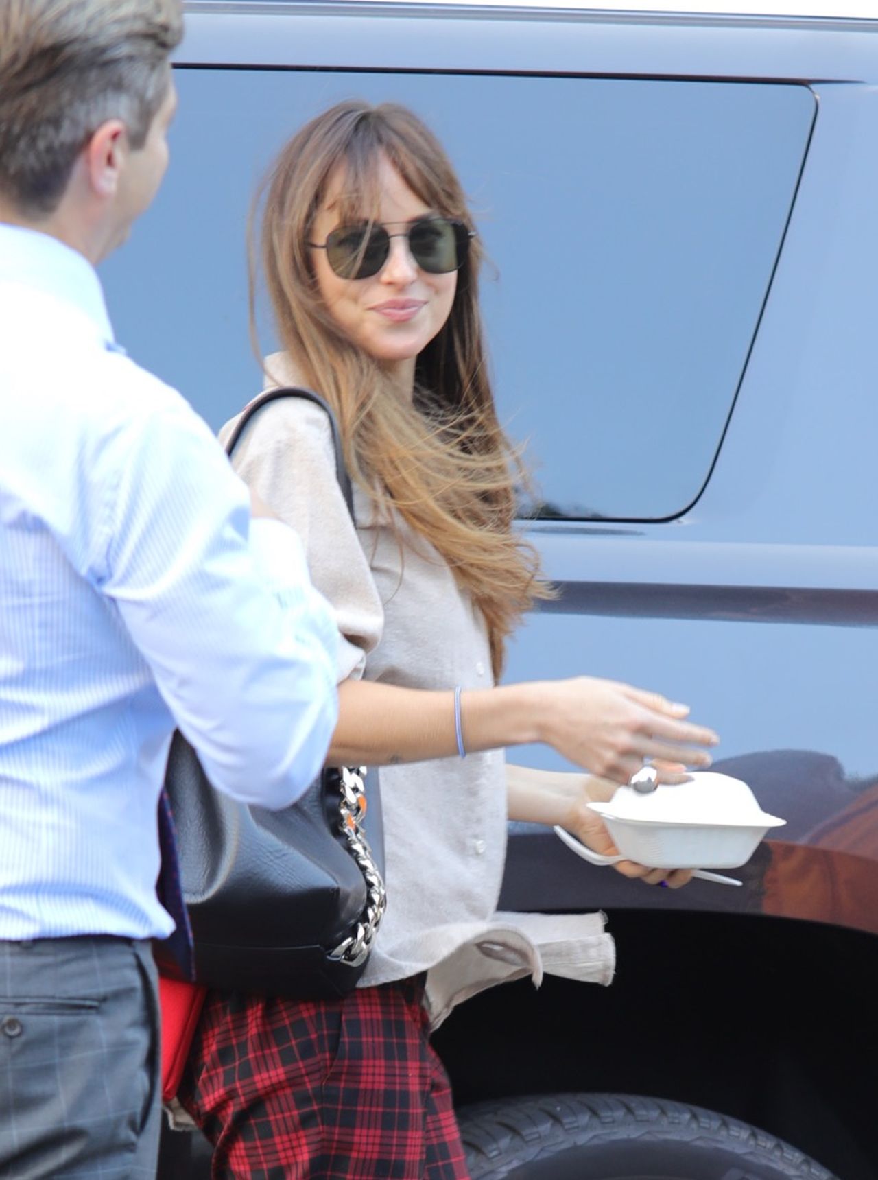 Dakota Johnson na co dzień - wygląda jak gwiazda? (ZDJĘCIA)