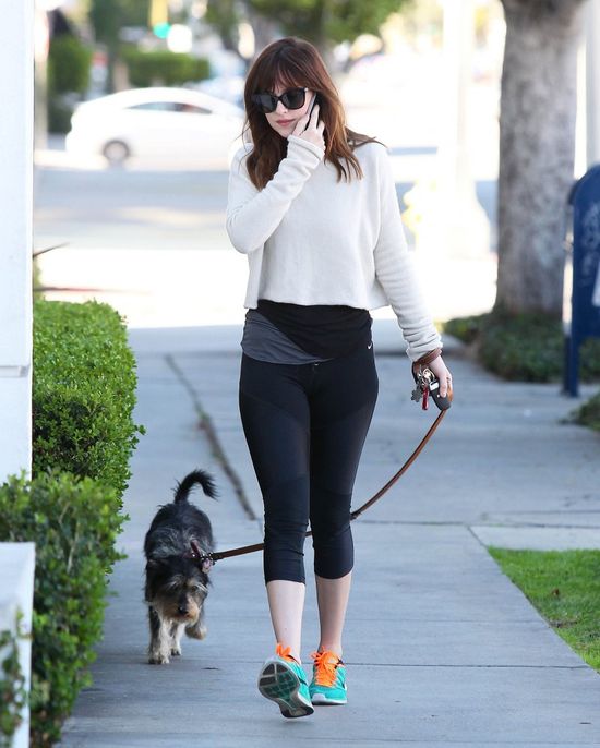 Nie ma dnia, by nie spotkała się z paparazzi (FOTO)