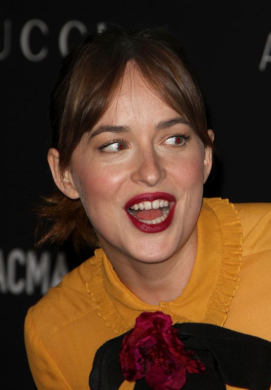 Dakota Johnson na... okładce Vogue'a! (FOTO)