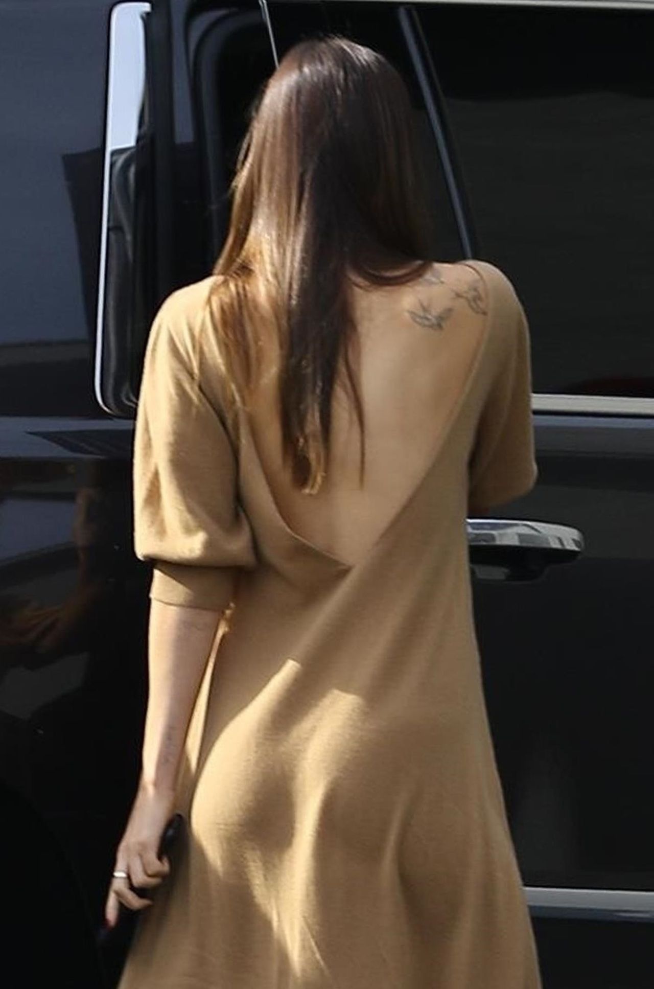 Dakota Johnson w seksownej sukience - wygląda rewelacyjnie (ZDJĘCIA)