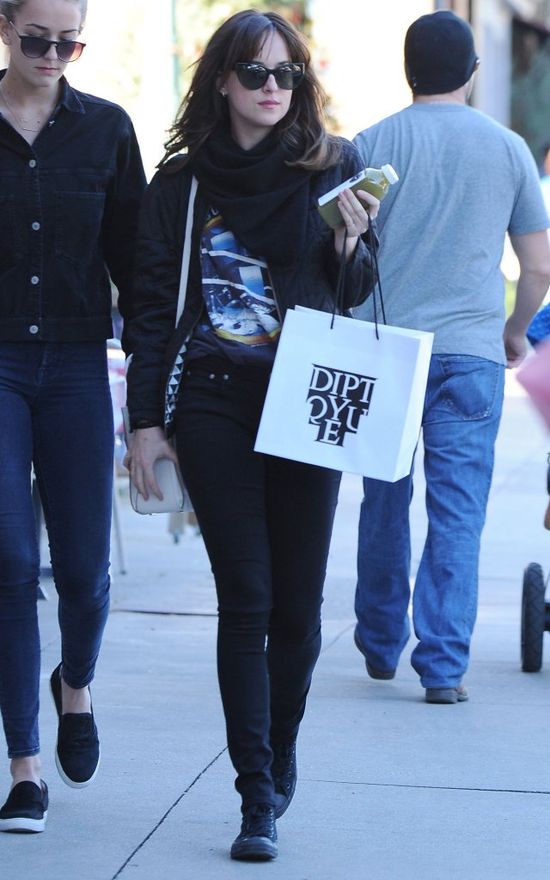 Dakota Johnson wreszcie wygląda jak gwiazda? (FOTO) Dakota Johnson wreszcie wygląda jak gwiazda? (FOTO)