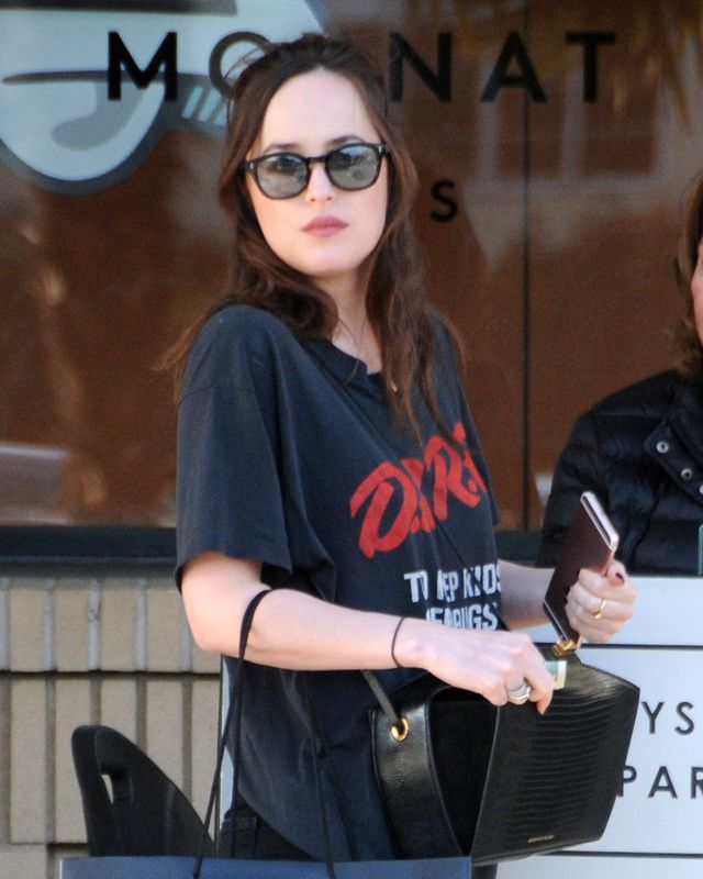 To było pewne! Dakota Johnson spotyka się ze znanym aktorem!