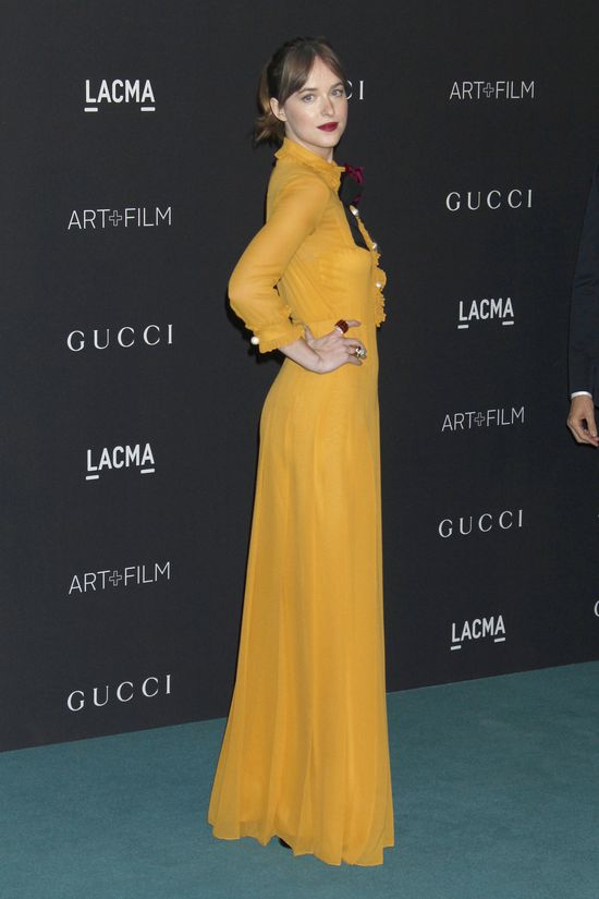 Dakota Johnson na... okładce Vogue'a! (FOTO)