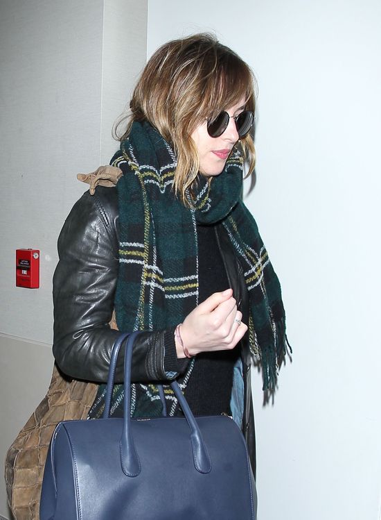 Kolejny kryzysy w związku Dakoty Johnson! (FOTO) Kolejny kryzysy w związku Dakoty Johnson! (FOTO)