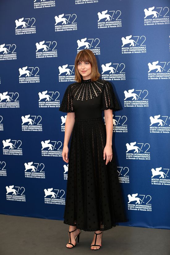 Dakota Johnson dała ciała na festiwalu w Wenecji? (FOTO)