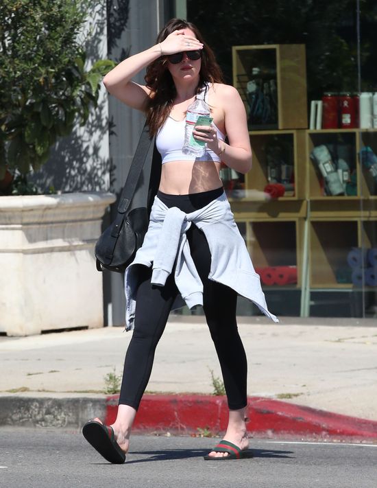 Co trzeba jeść, by mieć brzuch jak Dakota Johnson?