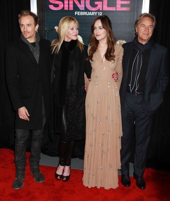 Dakota Johnson zmusiła do TEGO swoich rodziców Dakota Johnson zmusiła do TEGO swoich rodziców