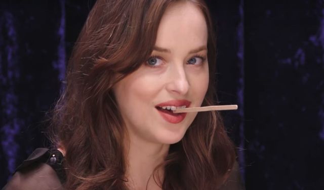 Dakota Johnson ma dystans do siebie jak żadana inna gwiazda! Dakota Johnson ma dystans do siebie jak żadana inna gwiazda!