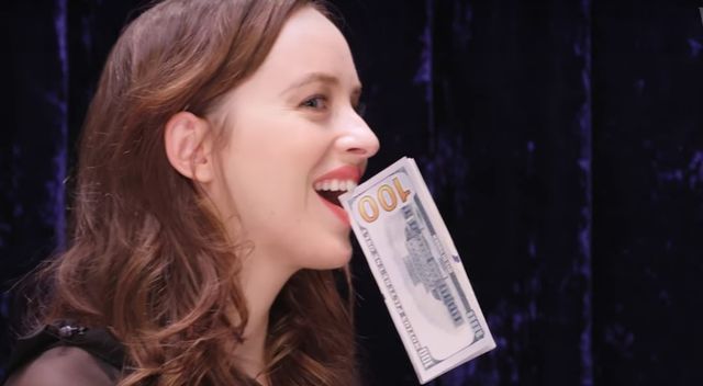 Dakota Johnson ma dystans do siebie jak żadana inna gwiazda! Dakota Johnson ma dystans do siebie jak żadana inna gwiazda!