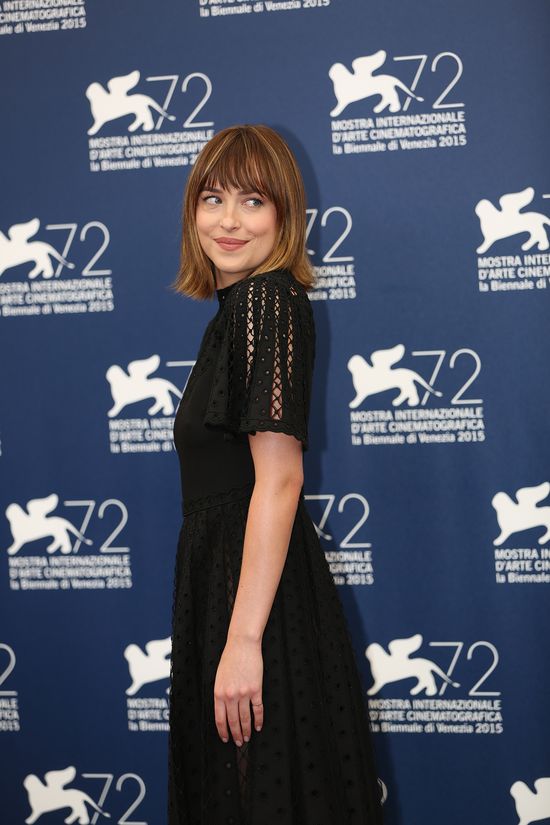 Dakota Johnson dała ciała na festiwalu w Wenecji? (FOTO)