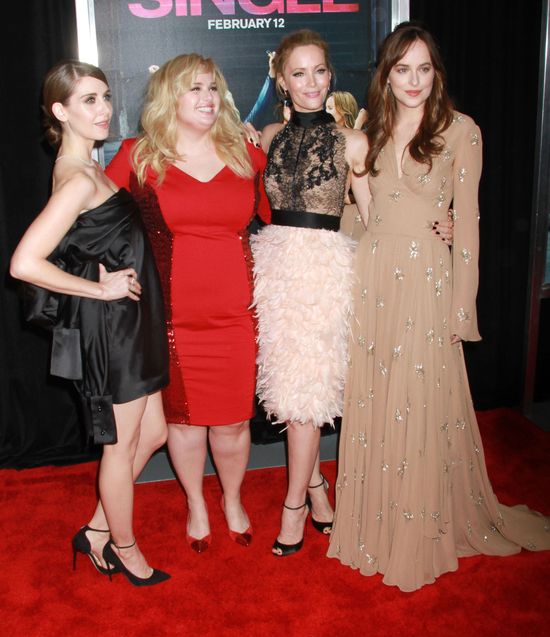 Dakota Johnson promuje film Jak to robią single? (FOTO)
