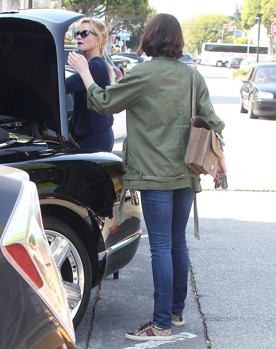 Dakota Johnson i jej mama nie wyglądają jak gwiazdy (FOTO)