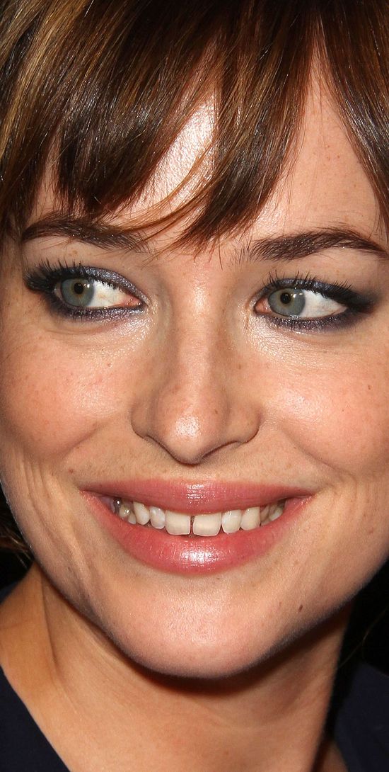 Tak wygląda twarz Dakoty Johnson z bliska (FOTO)